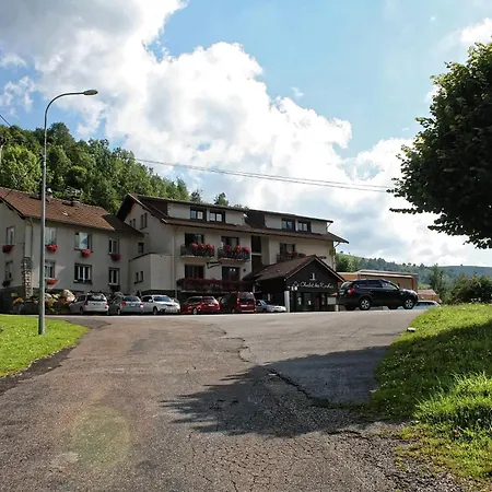 Restaurant & Bien-etre Le Des Roches Otel